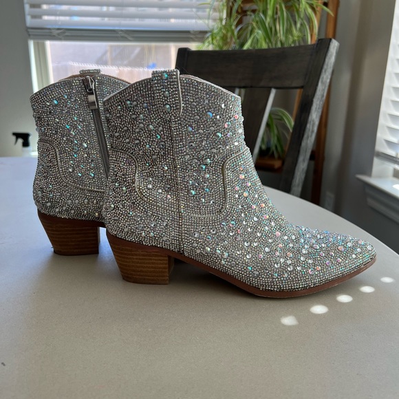 ❌ SOLD! ❌ AZALEA WANG Gig Crystal Western Boot - Picture 2 of 10